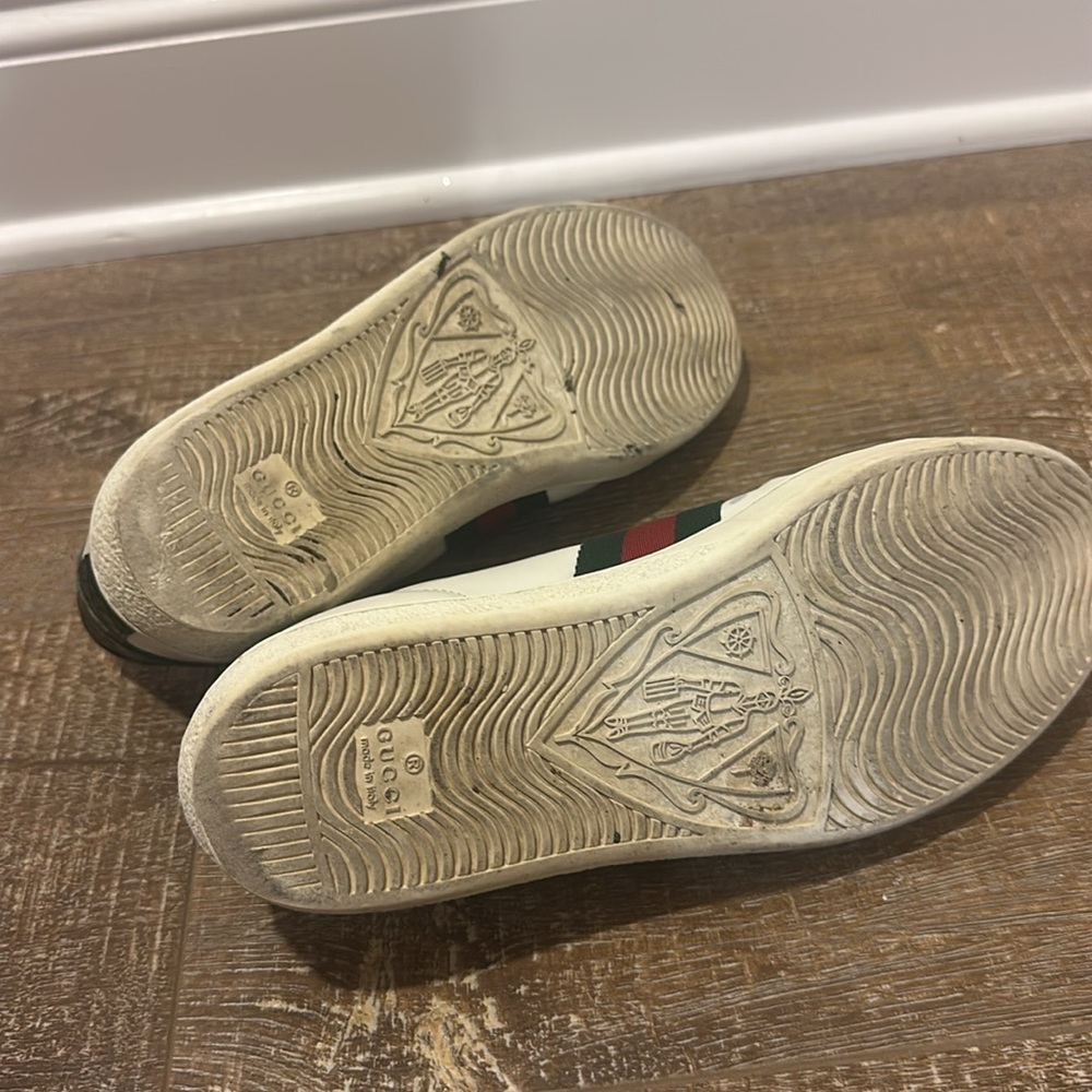 Gucci White Sneakers with Red and Green Accents - Picture 5 of 5